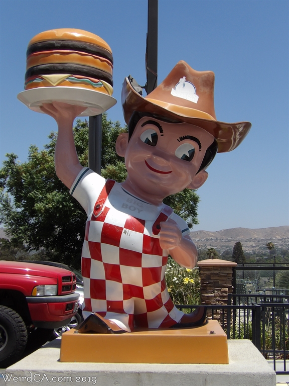 Bob's Big Boy Weird California