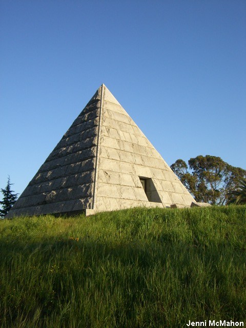 Dorn Pyramid