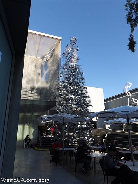 shopping cart tree15