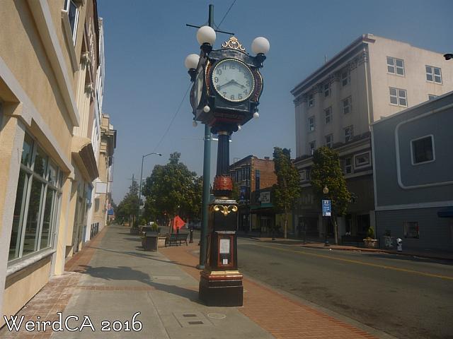 alibi clock06