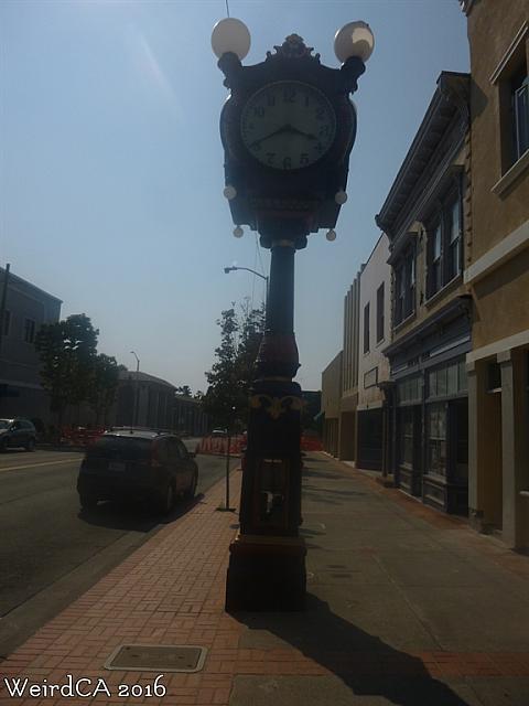 alibi clock10