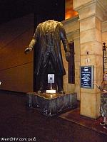 headless lenin03
