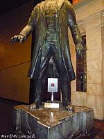 headless lenin06